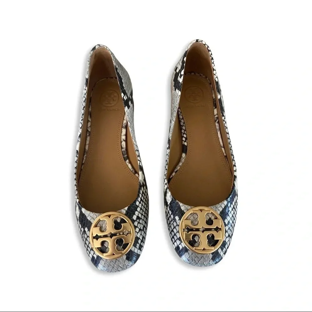 Tory Burch Snake print round toe block heels size: 6